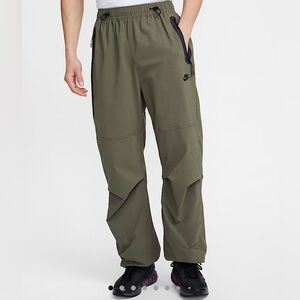 Nike tech men's woven oversized pants size xlarge new with tags